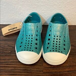NWT Native Kids Shoes